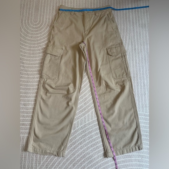 Aritzia TNA cargo baggy pants Woman’s size 6 Beige Relaxed High Rise Utility - Picture 5 of 8